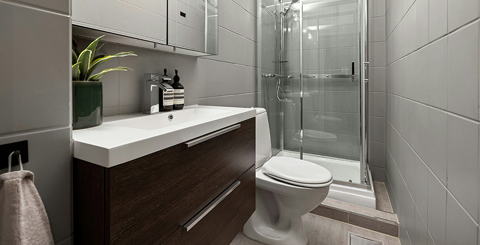 Smart Tips For Renovating A Small Bathroom